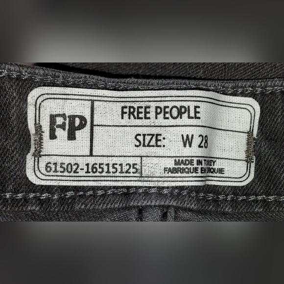 Free People Light Black Fray Raw Hem Skinny Jeans NWOT - Picture 4 of 8